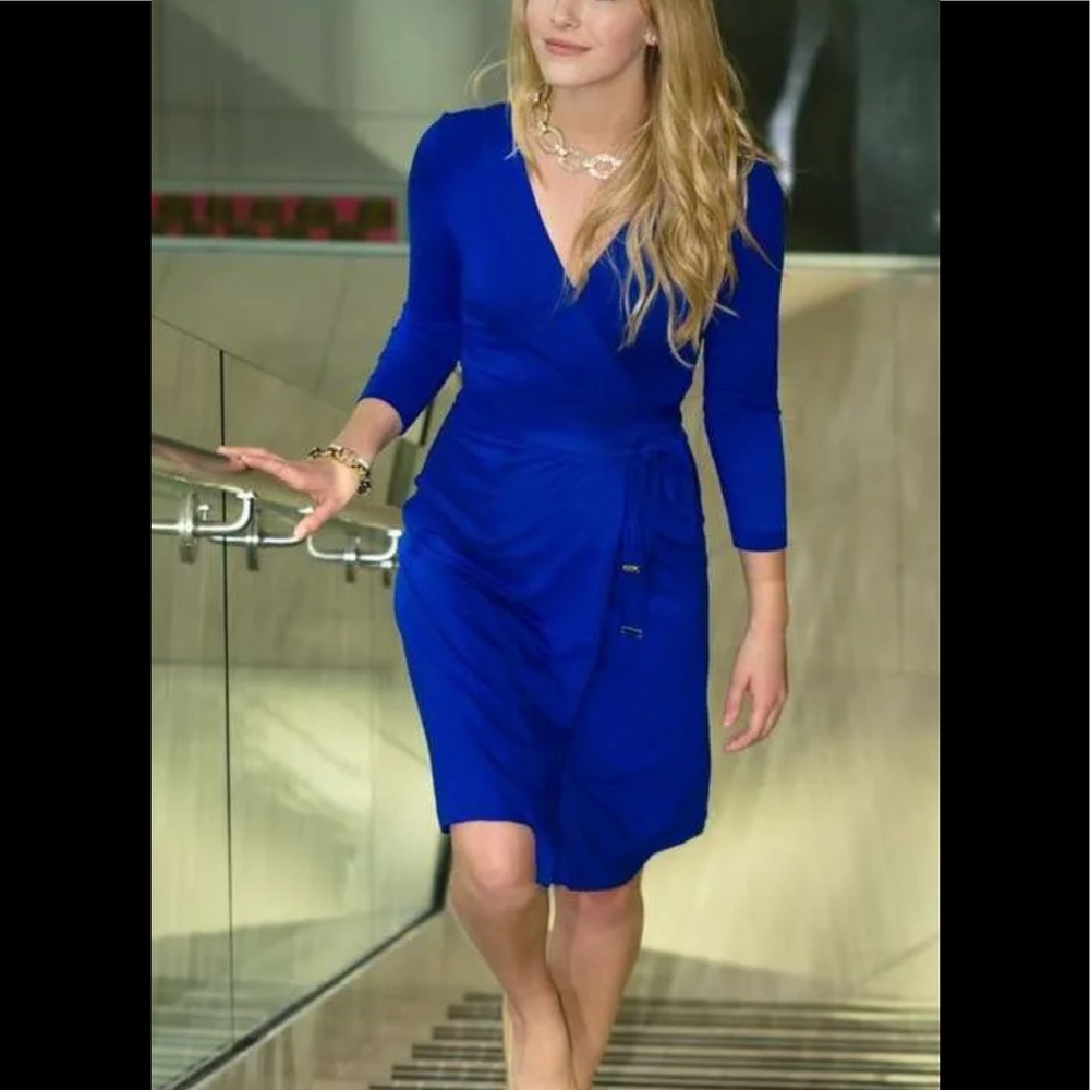 DVF WRAP DRESS
DIANE VON FURSTENBURG
SIZE: (2)  COBALT BLUE